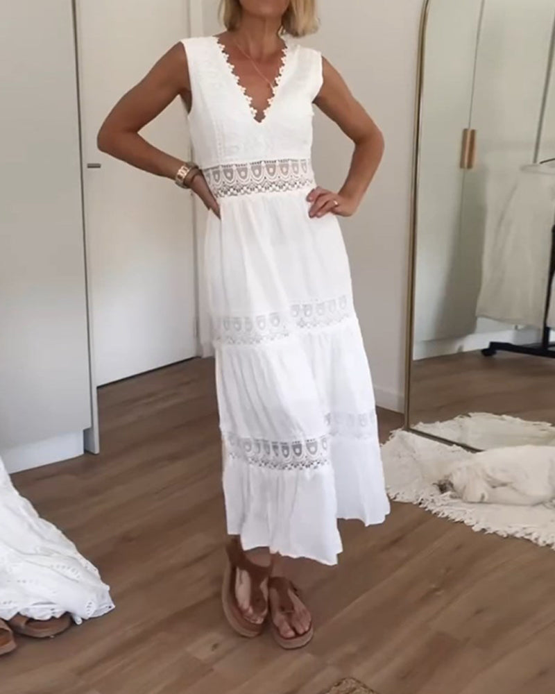 FIORA | LACE DRESS WITH V-NECKLINE