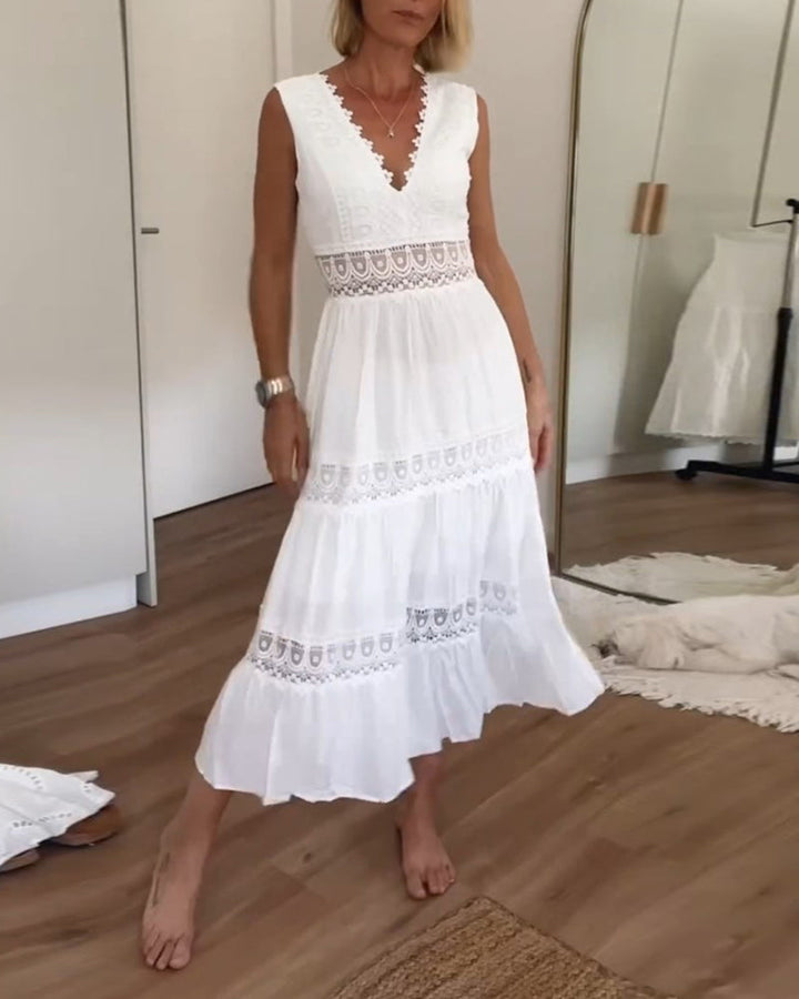 FIORA | LACE DRESS WITH V-NECKLINE