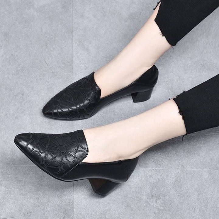 OLENE | SOFT VEGAN LEATHER EMBROIDERED PUMPS