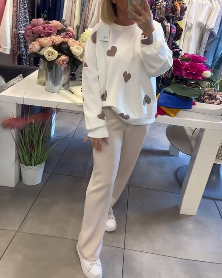 LOVE | COSY SWEATER WITH HEARTS