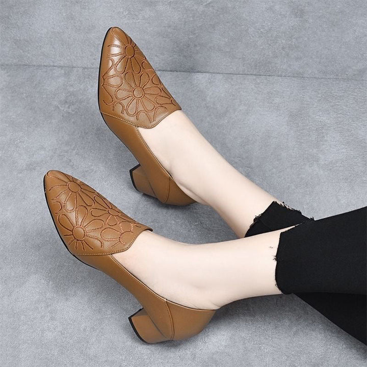 OLENE | SOFT VEGAN LEATHER EMBROIDERED PUMPS